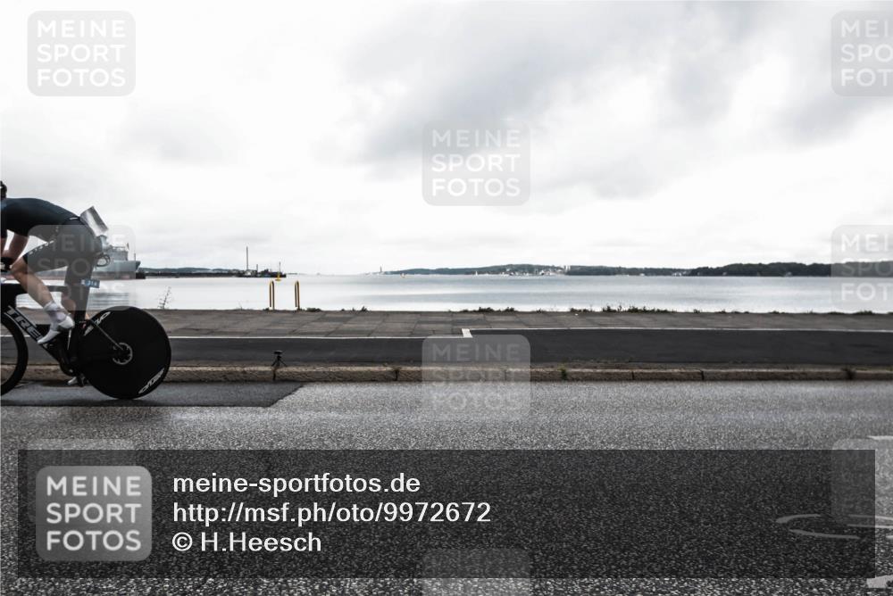 16.08.2026 - KN Förde Triathlon 2026 H.Heesch http://msf.ph/oto/9972672 16.08.2026 11:00:13 Radfahren  meine-sportfotos.de