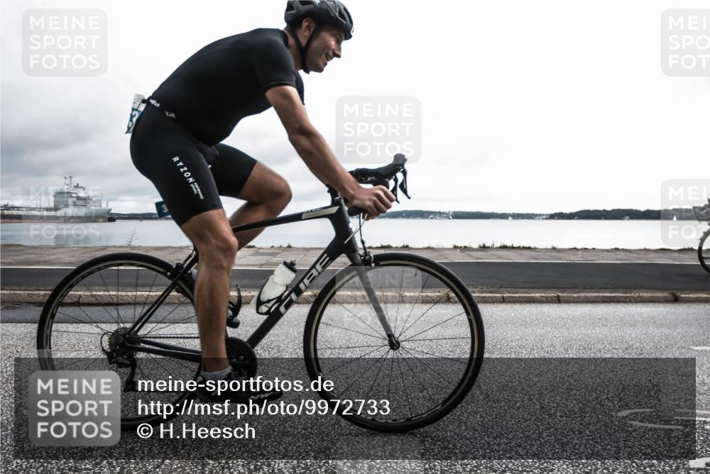 16.08.2026 - KN Förde Triathlon 2026 H.Heesch http://msf.ph/oto/9972733 16.08.2026 11:06:20 Radfahren 339, 363 meine-sportfotos.de