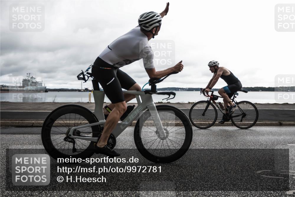16.08.2026 - KN Förde Triathlon 2026 H.Heesch http://msf.ph/oto/9972781 16.08.2026 11:09:33 Radfahren 221, 302, 305, 330, 357, 377, 389, 397 meine-sportfotos.de