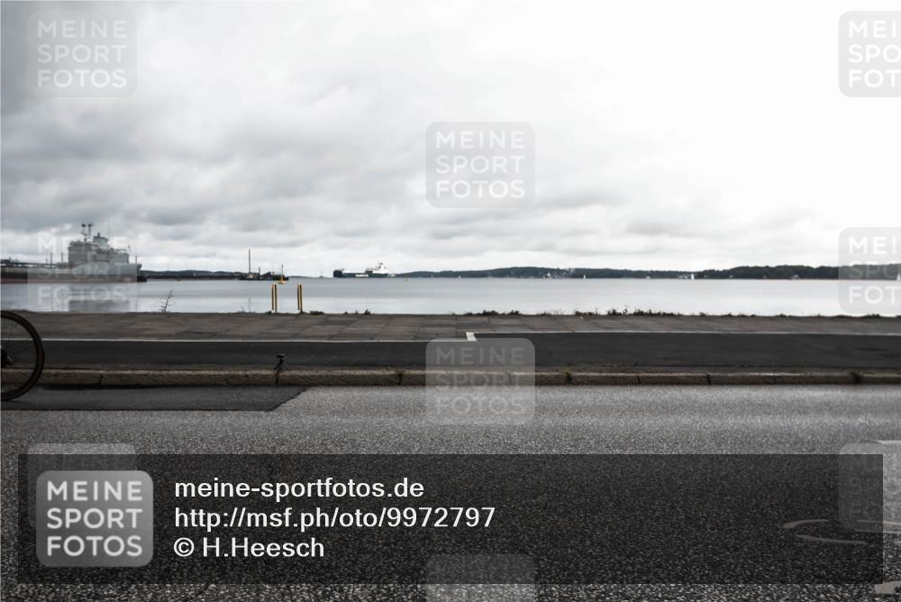 16.08.2026 - KN Förde Triathlon 2026 H.Heesch http://msf.ph/oto/9972797 16.08.2026 11:10:13 Radfahren 319, 325 meine-sportfotos.de