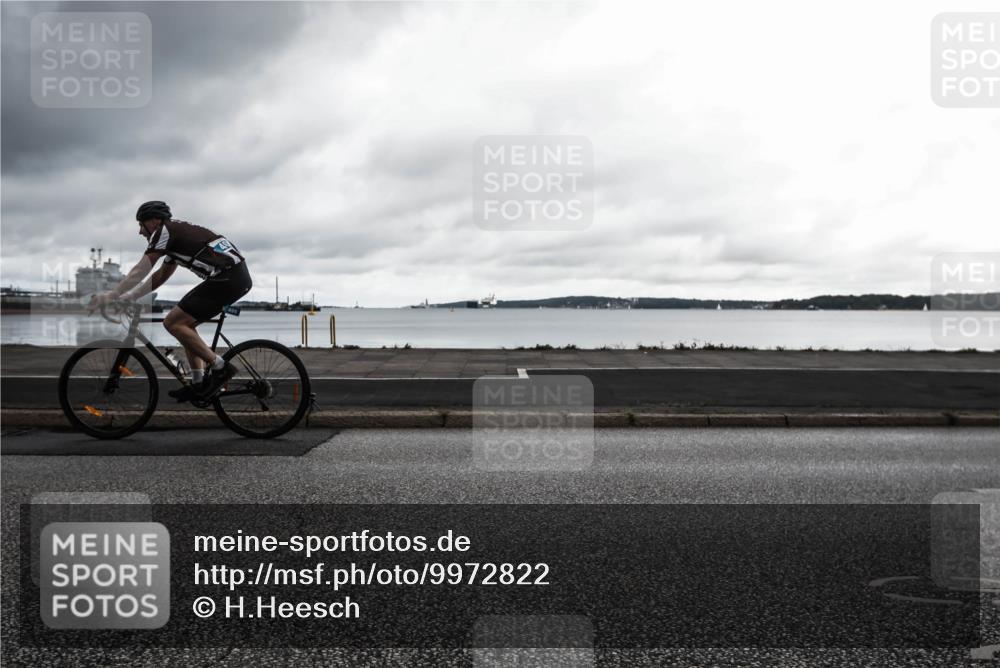 16.08.2026 - KN Förde Triathlon 2026 H.Heesch http://msf.ph/oto/9972822 16.08.2026 11:11:27 Radfahren 353, 409 meine-sportfotos.de