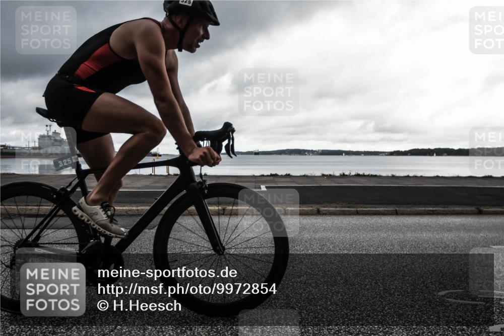 16.08.2026 - KN Förde Triathlon 2026 H.Heesch http://msf.ph/oto/9972854 16.08.2026 11:12:38 Radfahren 323, 325, 374, 407, 412 meine-sportfotos.de