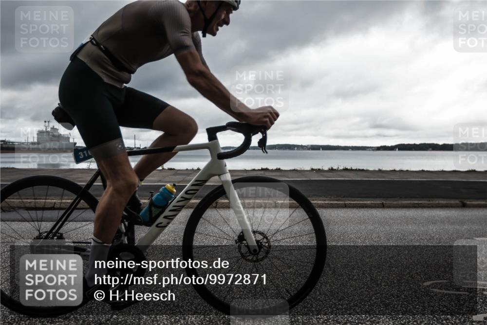 16.08.2026 - KN Förde Triathlon 2026 H.Heesch http://msf.ph/oto/9972871 16.08.2026 11:13:33 Radfahren 316, 394, 413, 421 meine-sportfotos.de