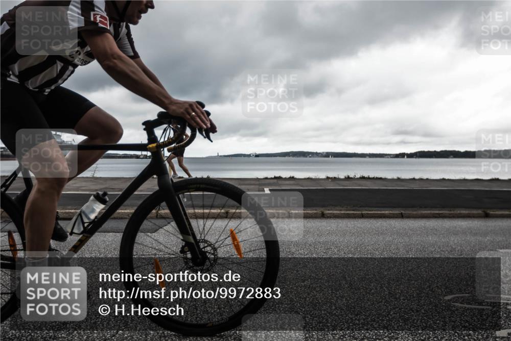16.08.2026 - KN Förde Triathlon 2026 H.Heesch http://msf.ph/oto/9972883 16.08.2026 11:14:03 Radfahren 337, 373, 381, 401, 402, 409 meine-sportfotos.de