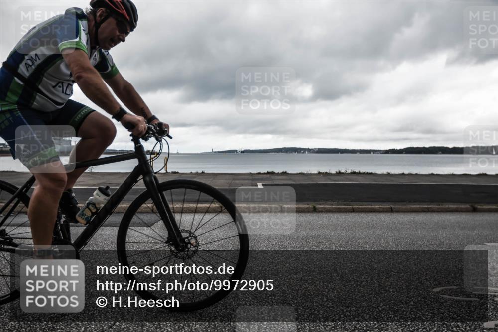 16.08.2026 - KN Förde Triathlon 2026 H.Heesch http://msf.ph/oto/9972905 16.08.2026 11:15:19 Radfahren 341, 355, 359, 367, 374, 378, 407, 804 meine-sportfotos.de