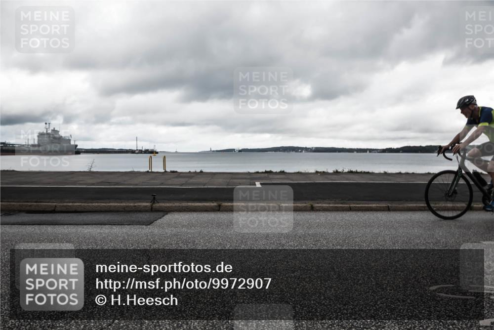 16.08.2026 - KN Förde Triathlon 2026 H.Heesch http://msf.ph/oto/9972907 16.08.2026 11:15:21 Radfahren 341, 355, 359, 367, 374, 378, 407, 802 meine-sportfotos.de