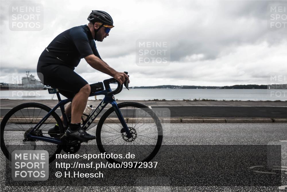 16.08.2026 - KN Förde Triathlon 2026 H.Heesch http://msf.ph/oto/9972937 16.08.2026 11:16:57 Radfahren 328, 346, 350, 381, 402, 437 meine-sportfotos.de
