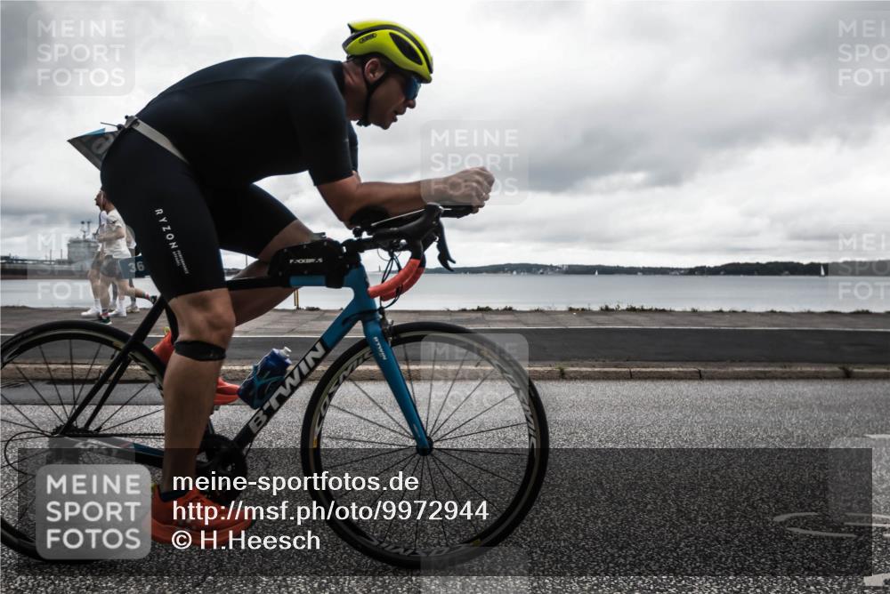 16.08.2026 - KN Förde Triathlon 2026 H.Heesch http://msf.ph/oto/9972944 16.08.2026 11:17:21 Radfahren 345, 361, 371 meine-sportfotos.de