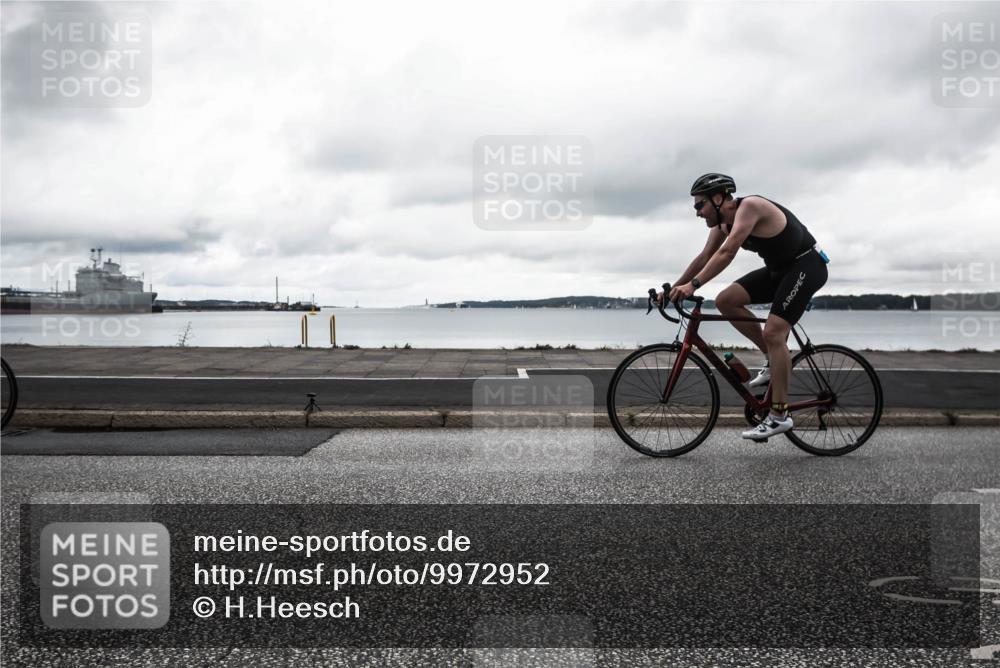 16.08.2026 - KN Förde Triathlon 2026 H.Heesch http://msf.ph/oto/9972952 16.08.2026 11:17:36 Radfahren 304, 355, 358, 359, 382, 383, 390, 417 meine-sportfotos.de