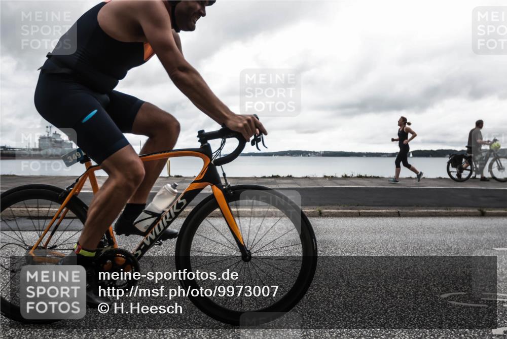 16.08.2026 - KN Förde Triathlon 2026 H.Heesch http://msf.ph/oto/9973007 16.08.2026 11:19:59 Radfahren 321, 349, 368, 369, 389, 390, 417, 439 meine-sportfotos.de