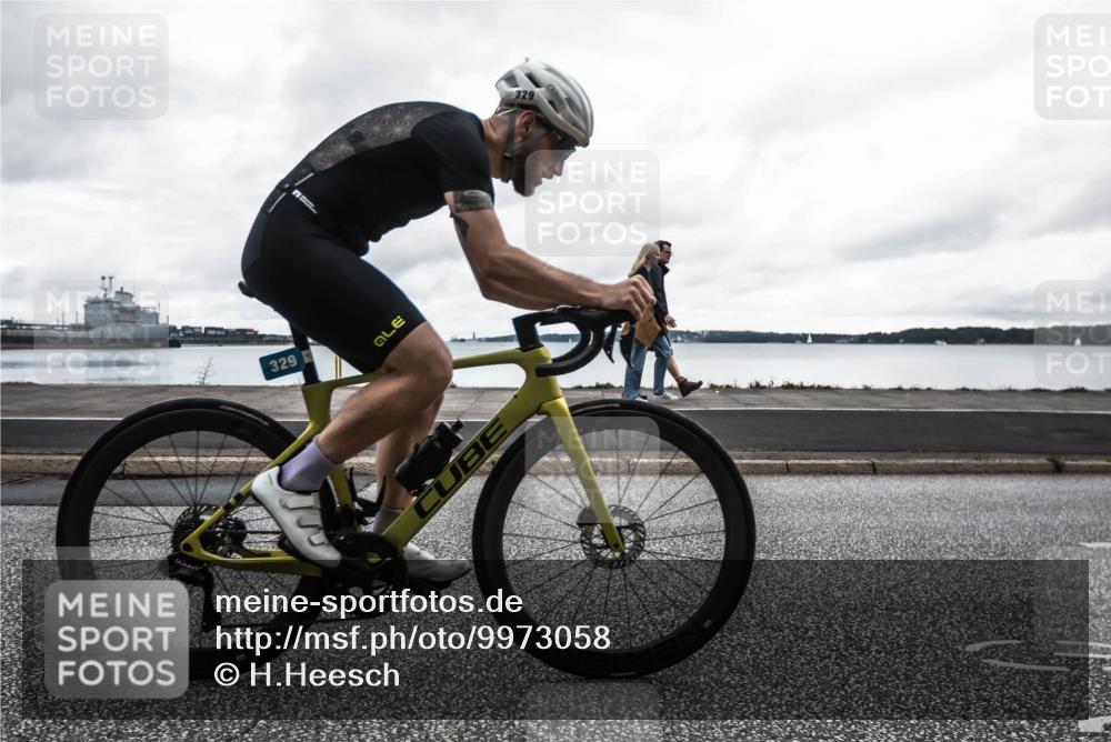 16.08.2026 - KN Förde Triathlon 2026 H.Heesch http://msf.ph/oto/9973058 16.08.2026 11:22:17 Radfahren 329, 375, 397, 400 meine-sportfotos.de