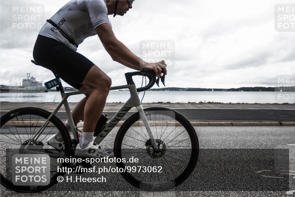 16.08.2026 - KN Förde Triathlon 2026 H.Heesch http://msf.ph/oto/9973062 16.08.2026 11:22:30 Radfahren 307, 315, 325, 368, 369, 389, 409, 415 meine-sportfotos.de