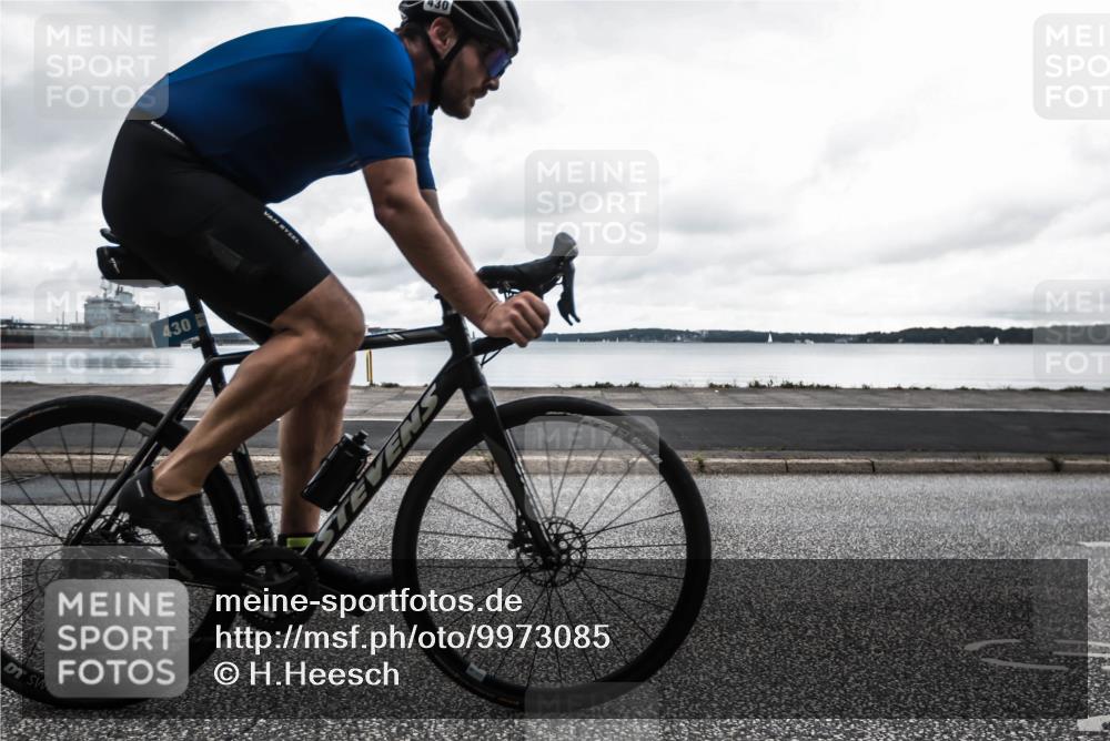 16.08.2026 - KN Förde Triathlon 2026 H.Heesch http://msf.ph/oto/9973085 16.08.2026 11:23:22 Radfahren 370, 379, 395, 430 meine-sportfotos.de