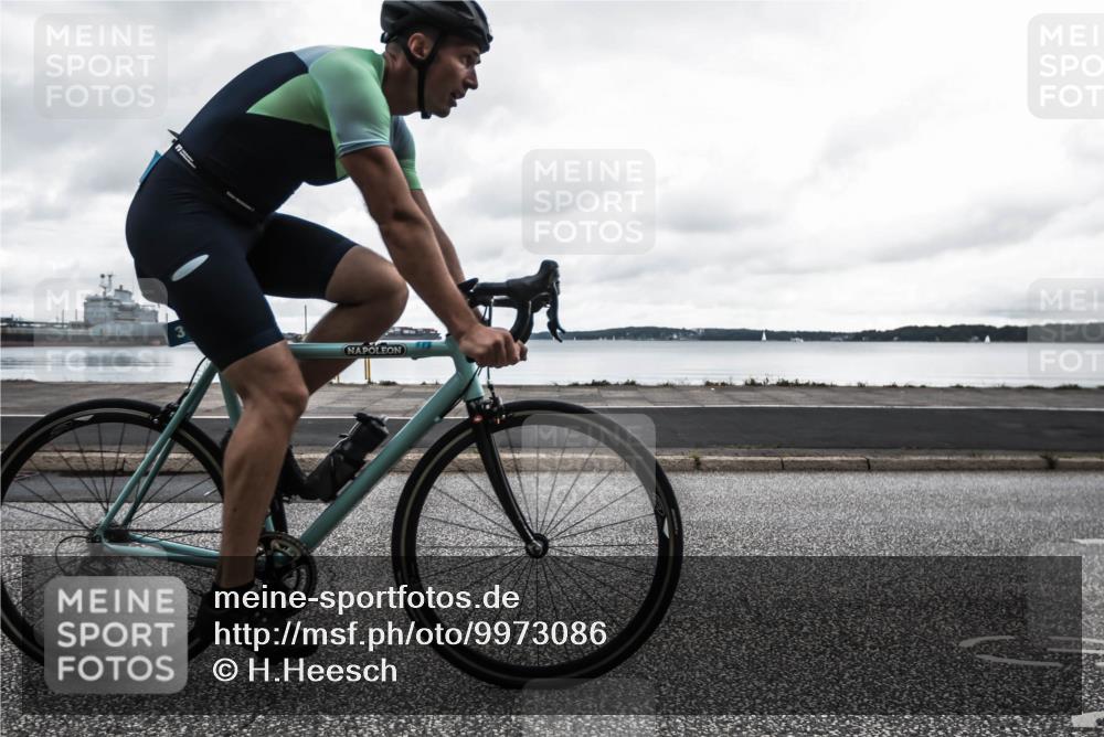 16.08.2026 - KN Förde Triathlon 2026 H.Heesch http://msf.ph/oto/9973086 16.08.2026 11:23:25 Radfahren 316, 370, 379, 395 meine-sportfotos.de
