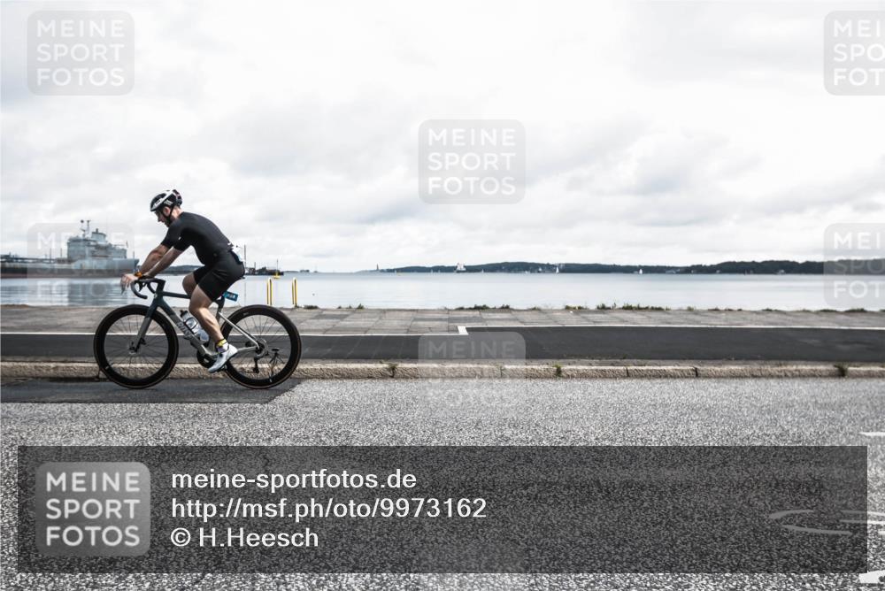 16.08.2026 - KN Förde Triathlon 2026 H.Heesch http://msf.ph/oto/9973162 16.08.2026 11:26:26 Radfahren 317, 374, 385, 407, 422, 432 meine-sportfotos.de