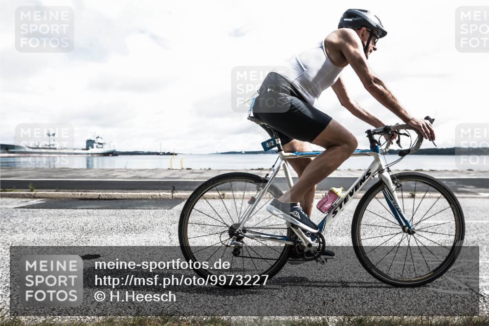 16.08.2026 - KN Förde Triathlon 2026 H.Heesch http://msf.ph/oto/9973227 16.08.2026 11:28:29 Radfahren 353, 402 meine-sportfotos.de