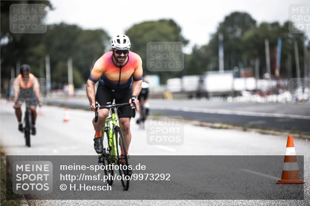 16.08.2026 - KN Förde Triathlon 2026 H.Heesch http://msf.ph/oto/9973292 16.08.2026 11:27:07 Radfahren 311, 334, 345, 371, 382, 435 meine-sportfotos.de