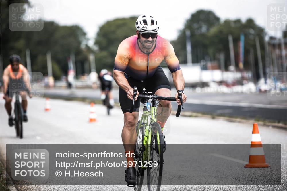 16.08.2026 - KN Förde Triathlon 2026 H.Heesch http://msf.ph/oto/9973299 16.08.2026 11:27:07 Radfahren 311, 334, 345, 371, 382, 435 meine-sportfotos.de