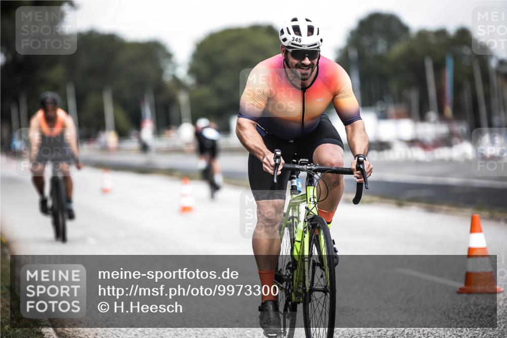 16.08.2026 - KN Förde Triathlon 2026 H.Heesch http://msf.ph/oto/9973300 16.08.2026 11:27:07 Radfahren 311, 334, 345, 371, 382, 435 meine-sportfotos.de