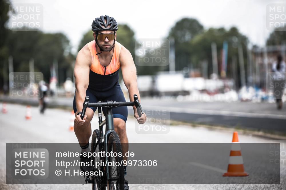 16.08.2026 - KN Förde Triathlon 2026 H.Heesch http://msf.ph/oto/9973306 16.08.2026 11:27:09 Radfahren 311, 334, 345, 371, 382, 435 meine-sportfotos.de
