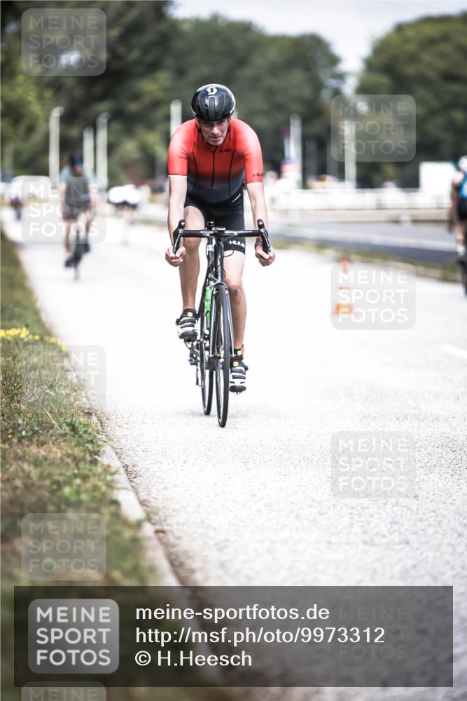 16.08.2026 - KN Förde Triathlon 2026 H.Heesch http://msf.ph/oto/9973312 16.08.2026 11:30:37 Radfahren 425, 428, 430, 438 meine-sportfotos.de
