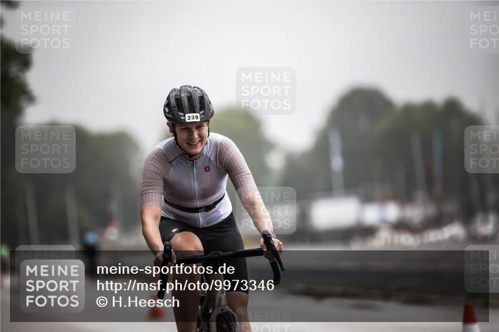 16.08.2026 - KN Förde Triathlon 2026 H.Heesch http://msf.ph/oto/9973346 16.08.2026 10:04:20 Radfahren  meine-sportfotos.de