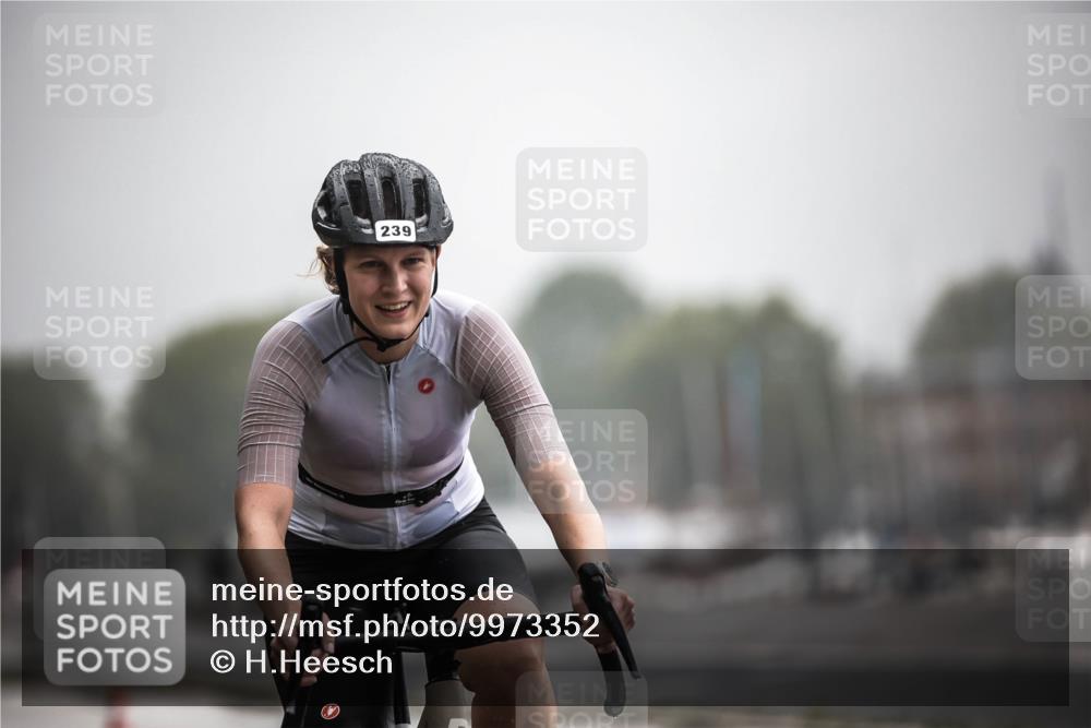 16.08.2026 - KN Förde Triathlon 2026 H.Heesch http://msf.ph/oto/9973352 16.08.2026 10:04:20 Radfahren  meine-sportfotos.de
