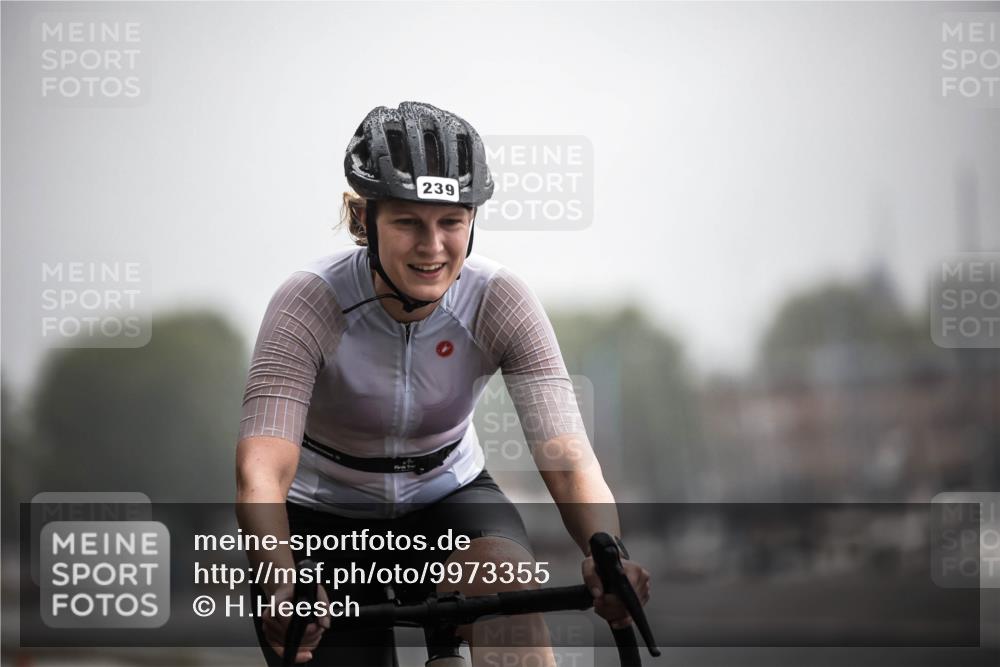 16.08.2026 - KN Förde Triathlon 2026 H.Heesch http://msf.ph/oto/9973355 16.08.2026 10:04:21 Radfahren  meine-sportfotos.de