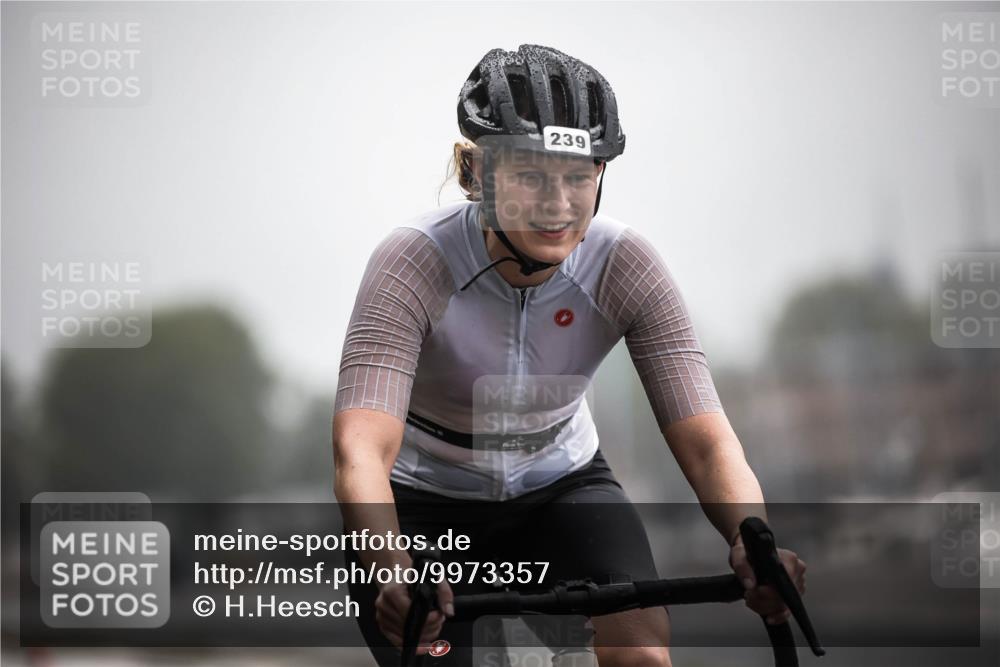 16.08.2026 - KN Förde Triathlon 2026 H.Heesch http://msf.ph/oto/9973357 16.08.2026 10:04:21 Radfahren  meine-sportfotos.de