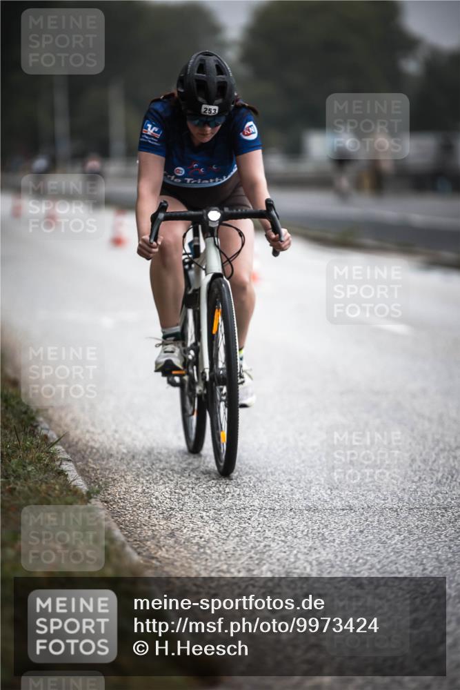 16.08.2026 - KN Förde Triathlon 2026 H.Heesch http://msf.ph/oto/9973424 16.08.2026 10:05:50 Radfahren 234, 247, 253 meine-sportfotos.de