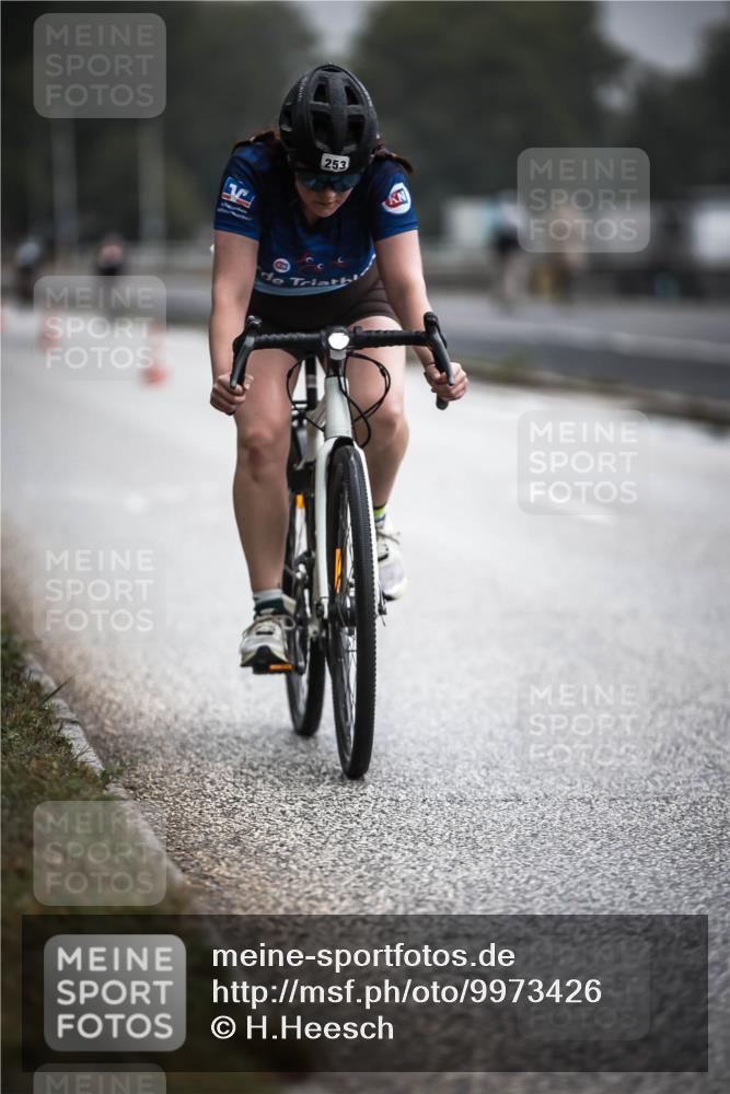 16.08.2026 - KN Förde Triathlon 2026 H.Heesch http://msf.ph/oto/9973426 16.08.2026 10:05:50 Radfahren 234, 247, 253 meine-sportfotos.de