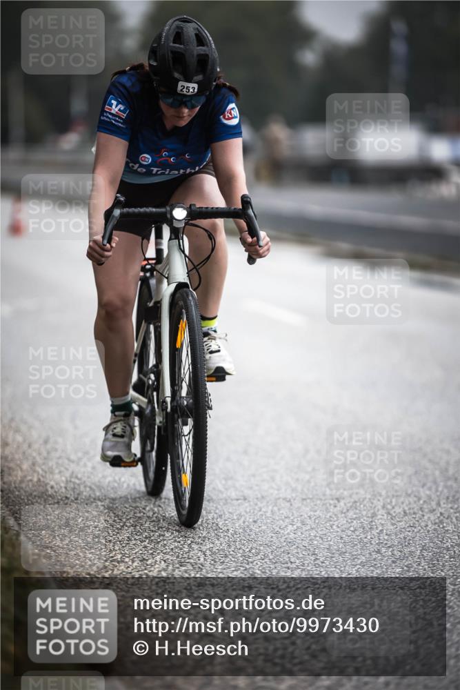 16.08.2026 - KN Förde Triathlon 2026 H.Heesch http://msf.ph/oto/9973430 16.08.2026 10:05:50 Radfahren 234, 247, 253 meine-sportfotos.de