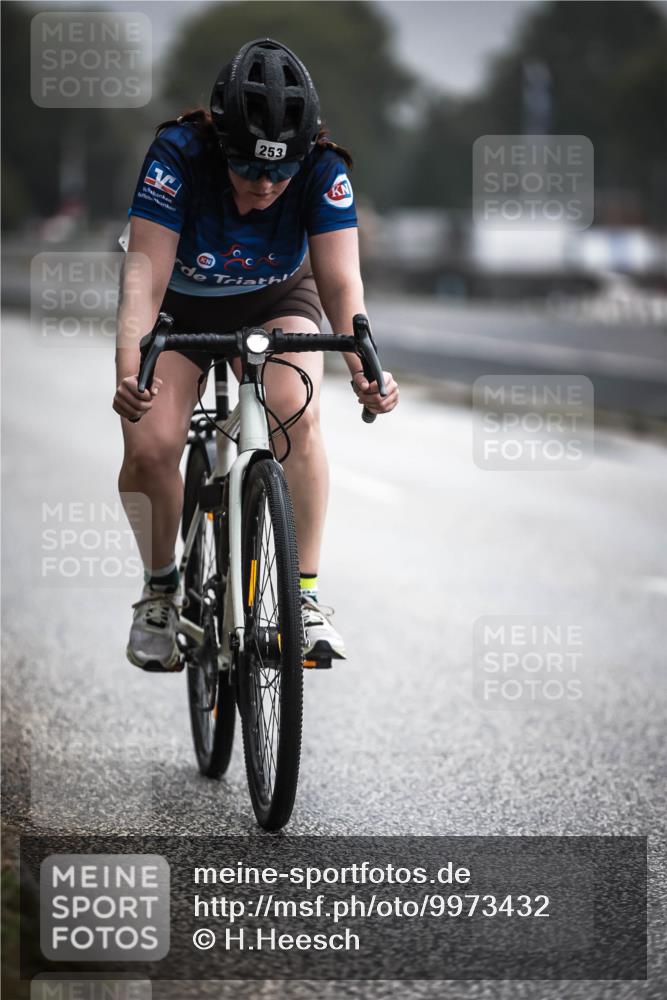 16.08.2026 - KN Förde Triathlon 2026 H.Heesch http://msf.ph/oto/9973432 16.08.2026 10:05:50 Radfahren 234, 247, 253 meine-sportfotos.de