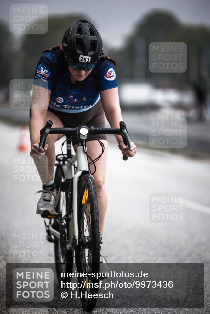 16.08.2026 - KN Förde Triathlon 2026 H.Heesch http://msf.ph/oto/9973436 16.08.2026 10:05:51 Radfahren 247, 253 meine-sportfotos.de