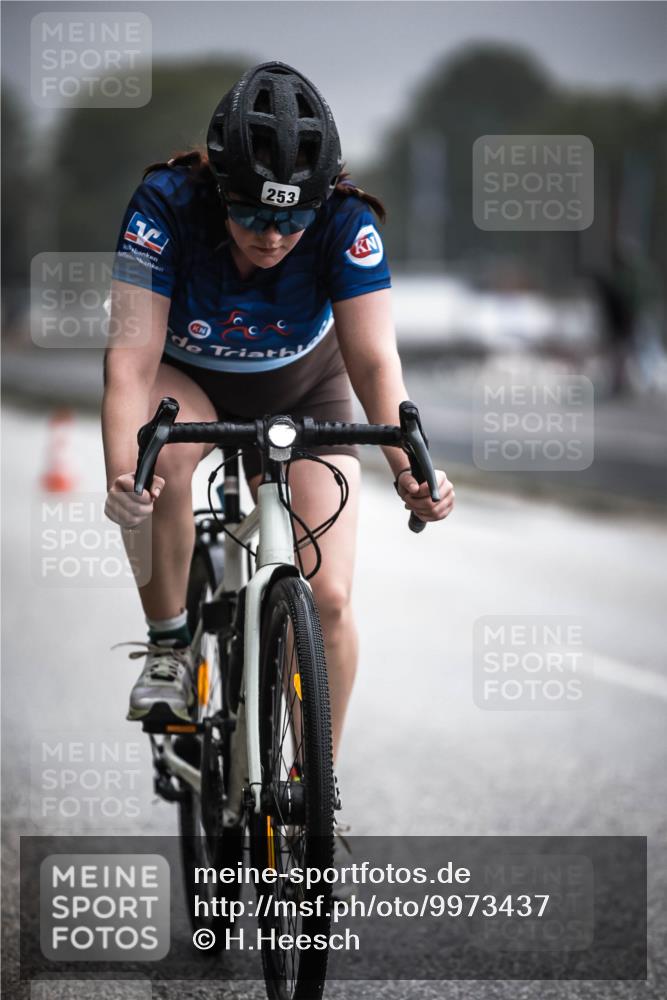 16.08.2026 - KN Förde Triathlon 2026 H.Heesch http://msf.ph/oto/9973437 16.08.2026 10:05:51 Radfahren 247, 253 meine-sportfotos.de