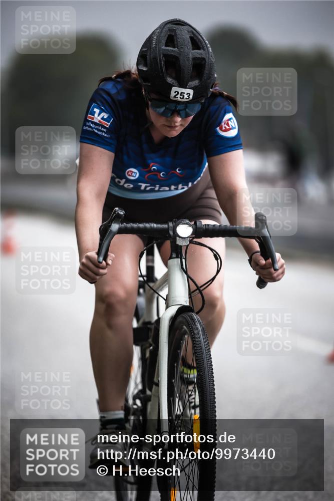 16.08.2026 - KN Förde Triathlon 2026 H.Heesch http://msf.ph/oto/9973440 16.08.2026 10:05:51 Radfahren 247, 253 meine-sportfotos.de