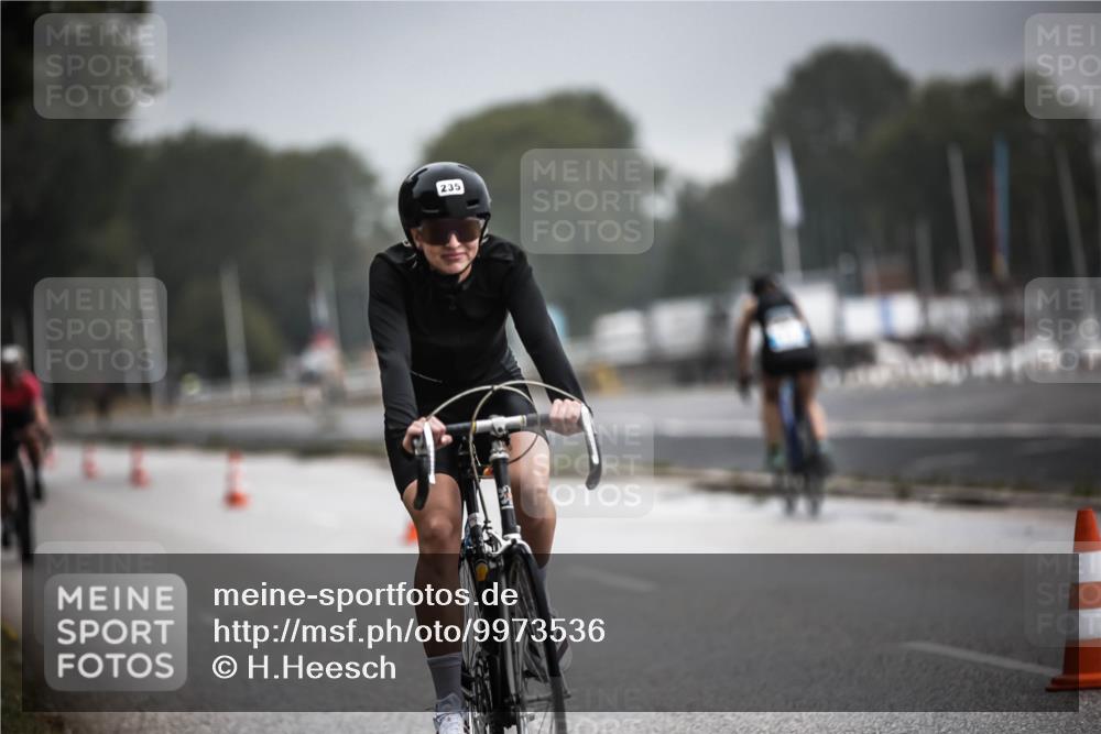 16.08.2026 - KN Förde Triathlon 2026 H.Heesch http://msf.ph/oto/9973536 16.08.2026 10:06:33 Radfahren  meine-sportfotos.de
