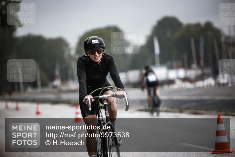 16.08.2026 - KN Förde Triathlon 2026 H.Heesch http://msf.ph/oto/9973538 16.08.2026 10:06:33 Radfahren  meine-sportfotos.de