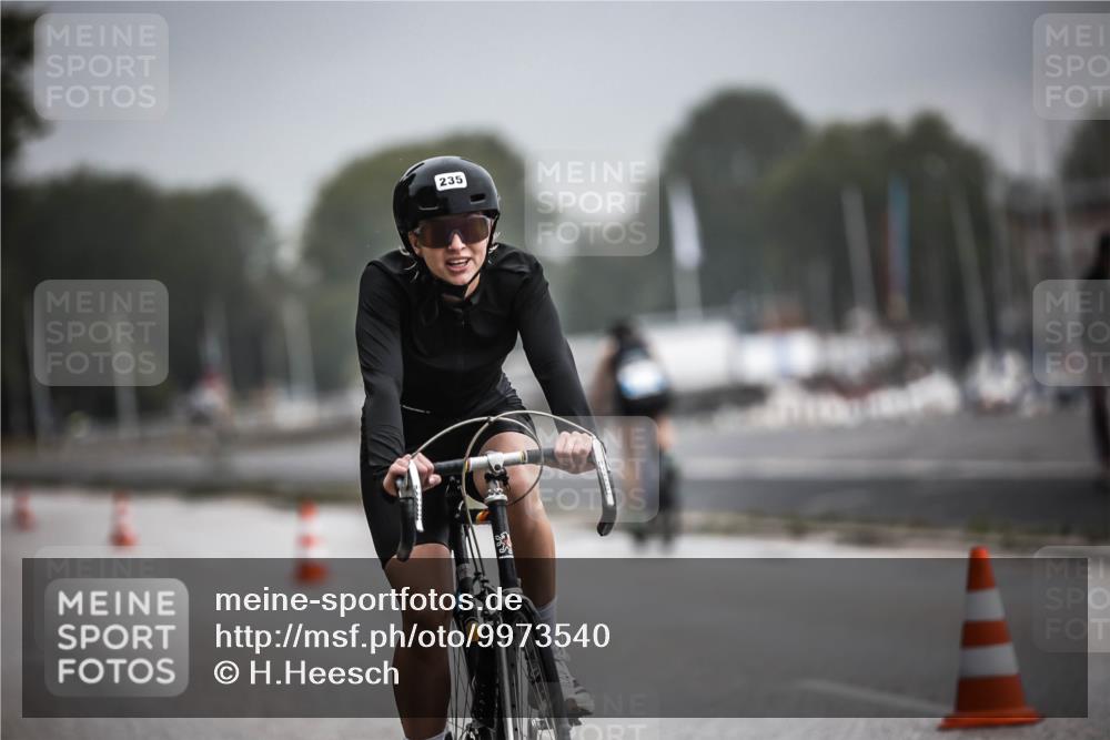 16.08.2026 - KN Förde Triathlon 2026 H.Heesch http://msf.ph/oto/9973540 16.08.2026 10:06:33 Radfahren  meine-sportfotos.de