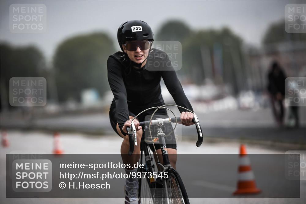 16.08.2026 - KN Förde Triathlon 2026 H.Heesch http://msf.ph/oto/9973545 16.08.2026 10:06:33 Radfahren  meine-sportfotos.de