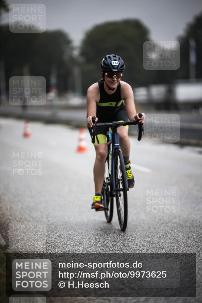 16.08.2026 - KN Förde Triathlon 2026 H.Heesch http://msf.ph/oto/9973625 16.08.2026 10:07:40 Radfahren 134, 223, 254 meine-sportfotos.de