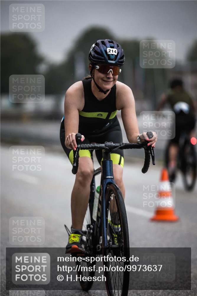 16.08.2026 - KN Förde Triathlon 2026 H.Heesch http://msf.ph/oto/9973637 16.08.2026 10:07:41 Radfahren 134, 223, 254 meine-sportfotos.de