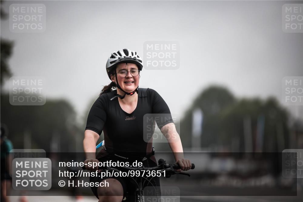 16.08.2026 - KN Förde Triathlon 2026 H.Heesch http://msf.ph/oto/9973651 16.08.2026 10:07:59 Radfahren 264, 268 meine-sportfotos.de