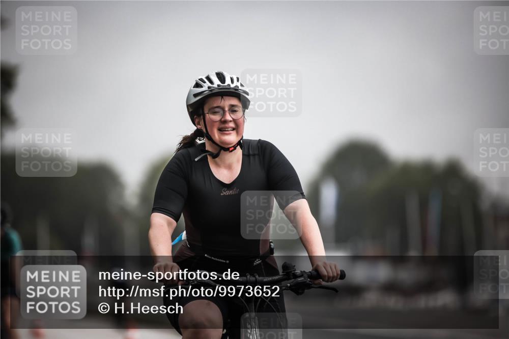 16.08.2026 - KN Förde Triathlon 2026 H.Heesch http://msf.ph/oto/9973652 16.08.2026 10:07:59 Radfahren 264, 268 meine-sportfotos.de