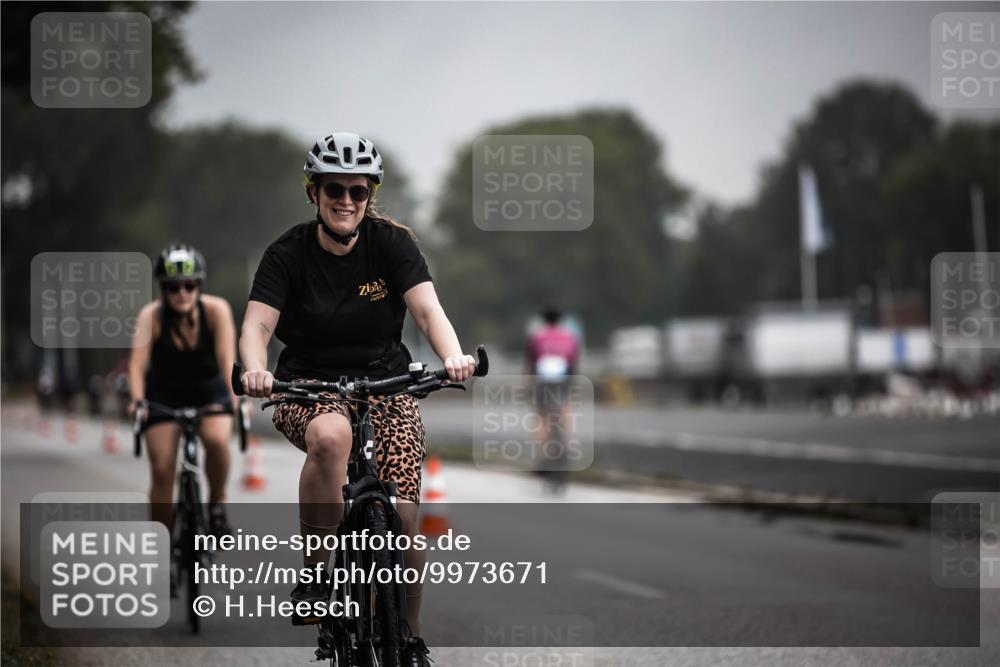 16.08.2026 - KN Förde Triathlon 2026 H.Heesch http://msf.ph/oto/9973671 16.08.2026 10:08:04 Radfahren 128, 132, 216, 219 meine-sportfotos.de