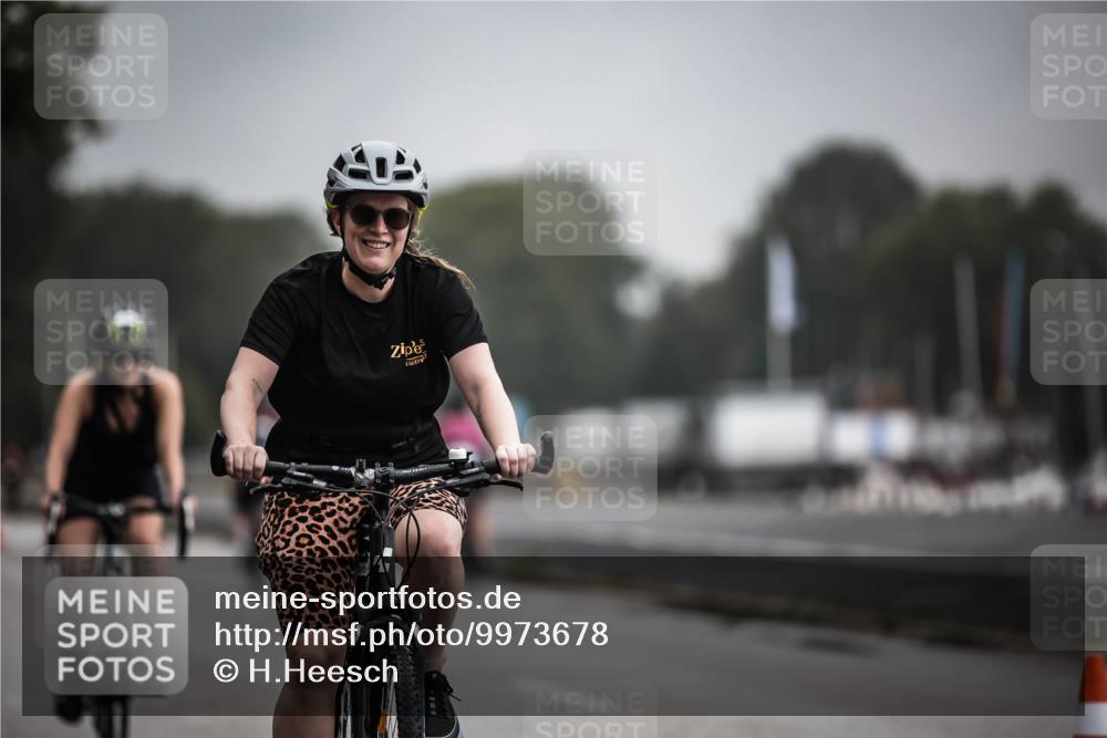 16.08.2026 - KN Förde Triathlon 2026 H.Heesch http://msf.ph/oto/9973678 16.08.2026 10:08:05 Radfahren 128, 132, 216, 219 meine-sportfotos.de