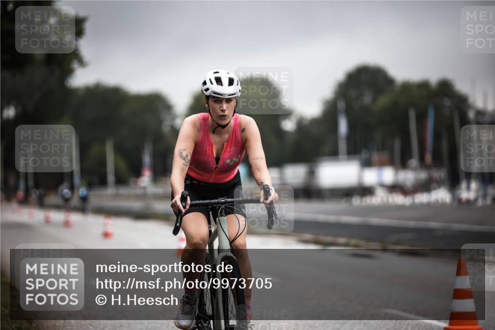 16.08.2026 - KN Förde Triathlon 2026 H.Heesch http://msf.ph/oto/9973705 16.08.2026 10:11:20 Radfahren  meine-sportfotos.de