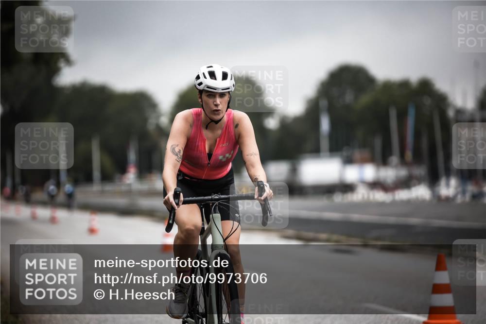 16.08.2026 - KN Förde Triathlon 2026 H.Heesch http://msf.ph/oto/9973706 16.08.2026 10:11:20 Radfahren  meine-sportfotos.de