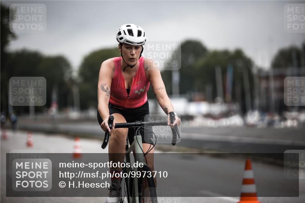 16.08.2026 - KN Förde Triathlon 2026 H.Heesch http://msf.ph/oto/9973710 16.08.2026 10:11:20 Radfahren  meine-sportfotos.de