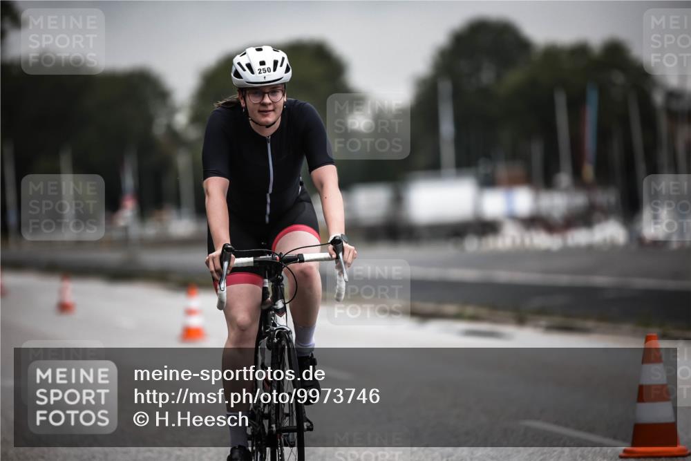 16.08.2026 - KN Förde Triathlon 2026 H.Heesch http://msf.ph/oto/9973746 16.08.2026 10:11:37 Radfahren  meine-sportfotos.de